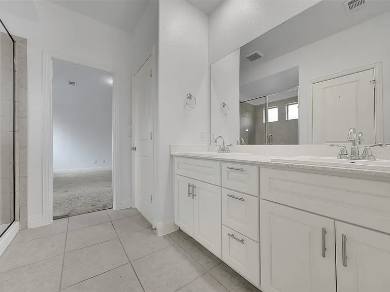 438 Camille Xing — Photo 17