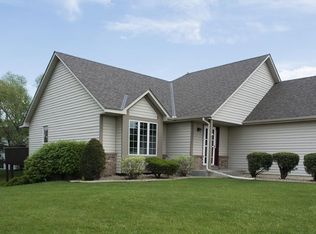 3930 Yellowstone Ln N, Plymouth, MN 55446