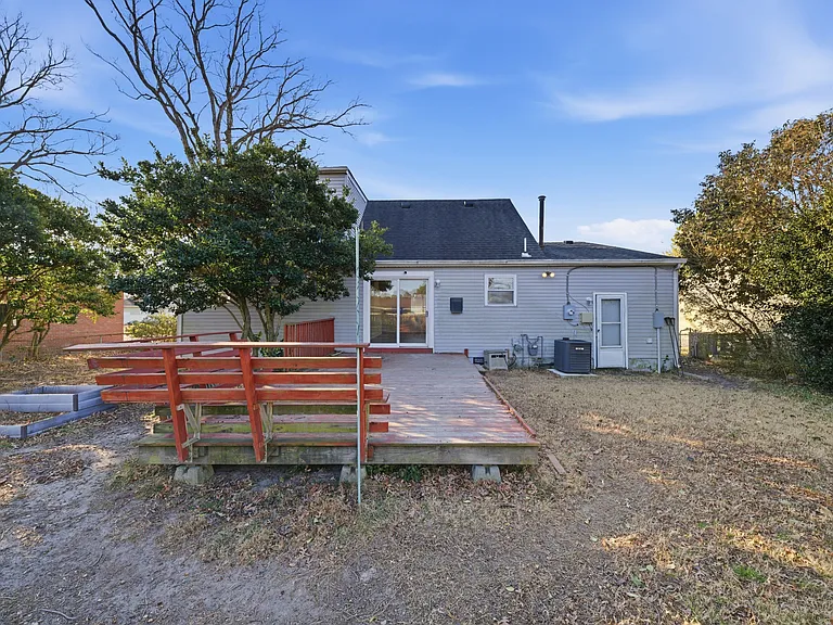 572 Rose Marie Ave — Photo 31