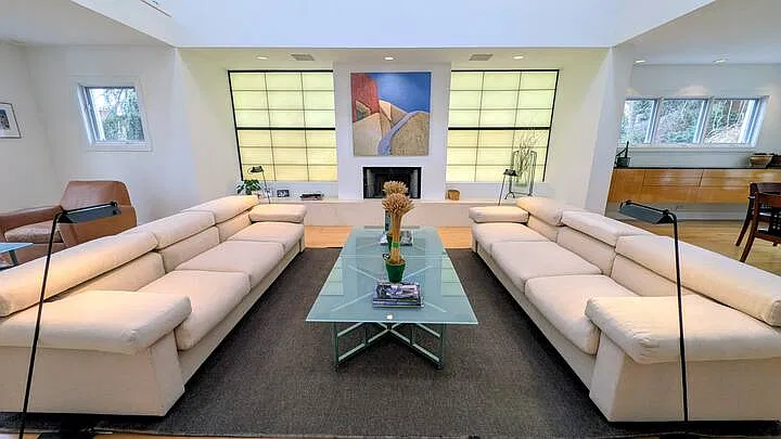 3 bed, 2.5 bath, 2652 sqft, $10,500 — Photo 2