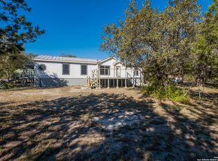 373 Laurel Vista Dr, Pipe Creek, TX 78063