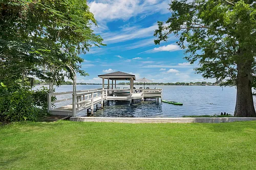300 Killarney Dr Photo 1