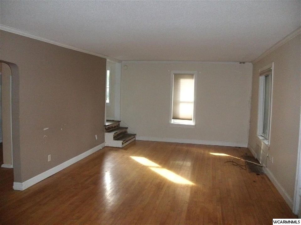 109 E Lyon St, Minneota, MN 56264 Zillow