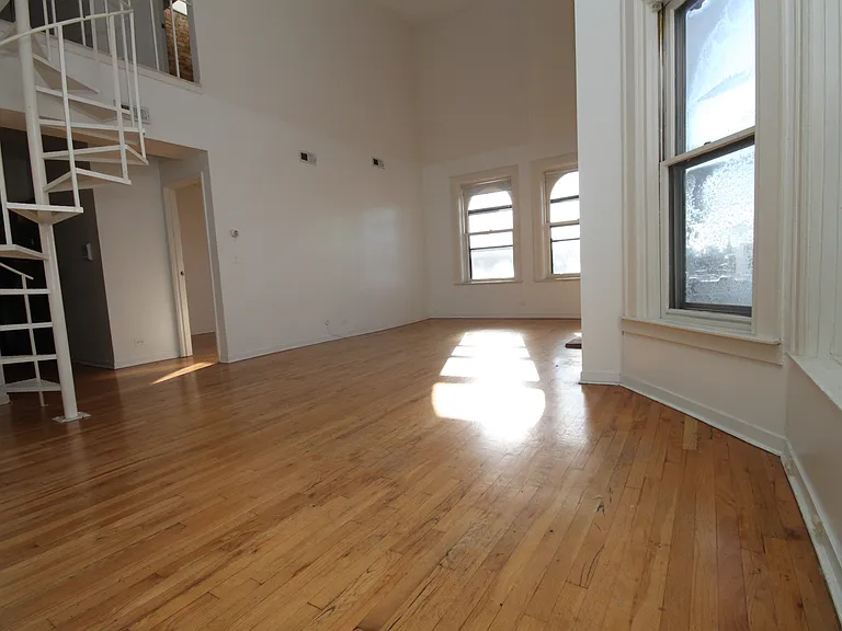 424 W Belden Ave #4W — Photo 3