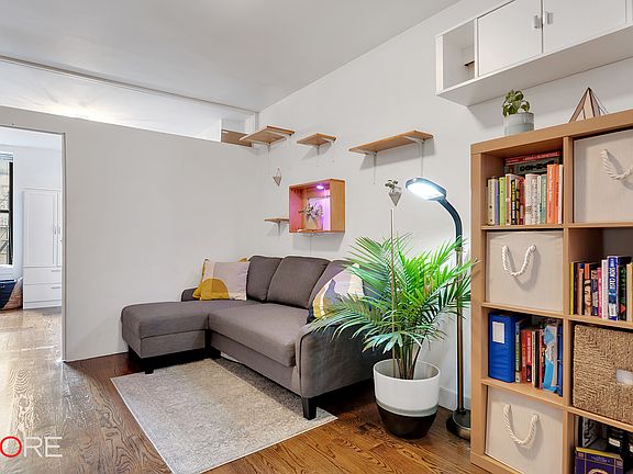 3rd image of 245 W 115th St APT 13