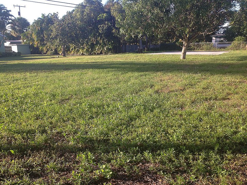 2nd image of 945 Avon Rd