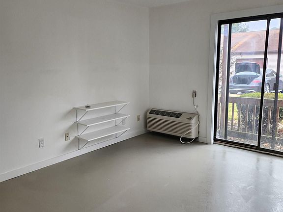 5th image of 1002 Clarinet Blvd E
