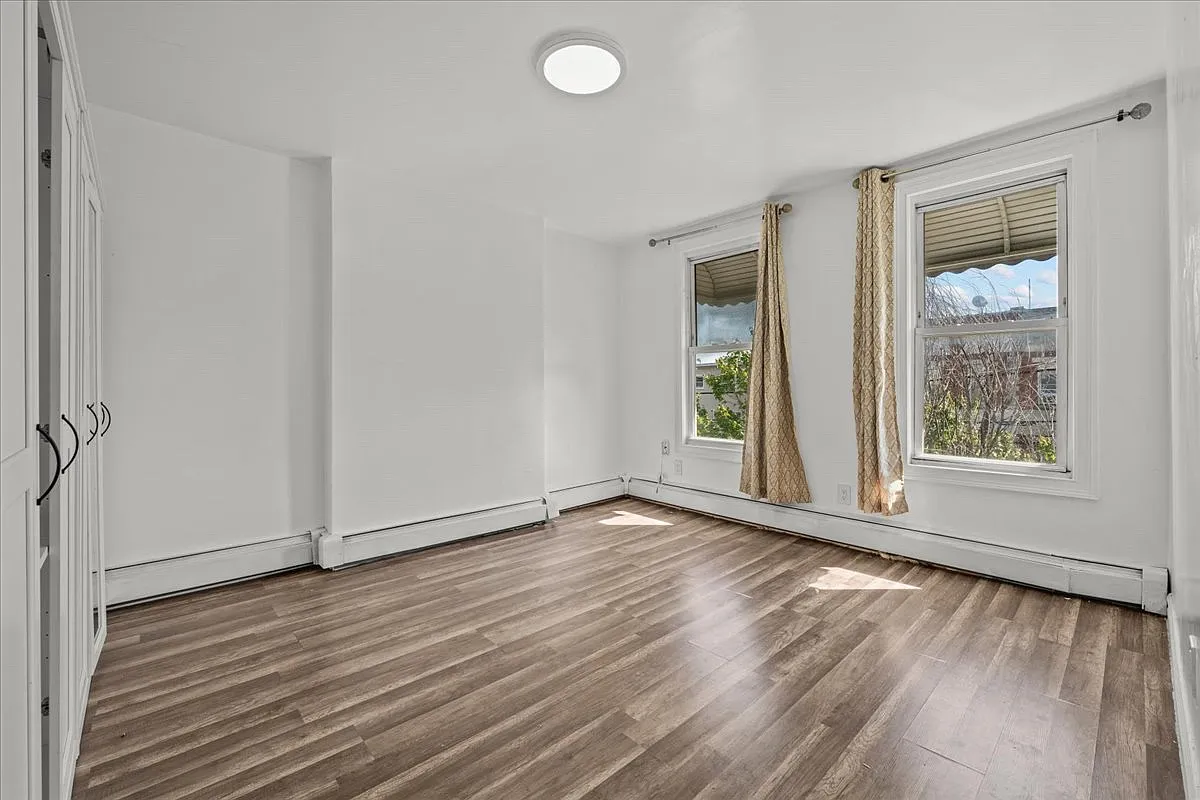 4 bed, 1100 sqft, $3,800 — Photo 4