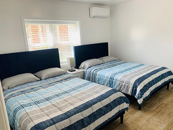 4th image of 300 26th St #2
