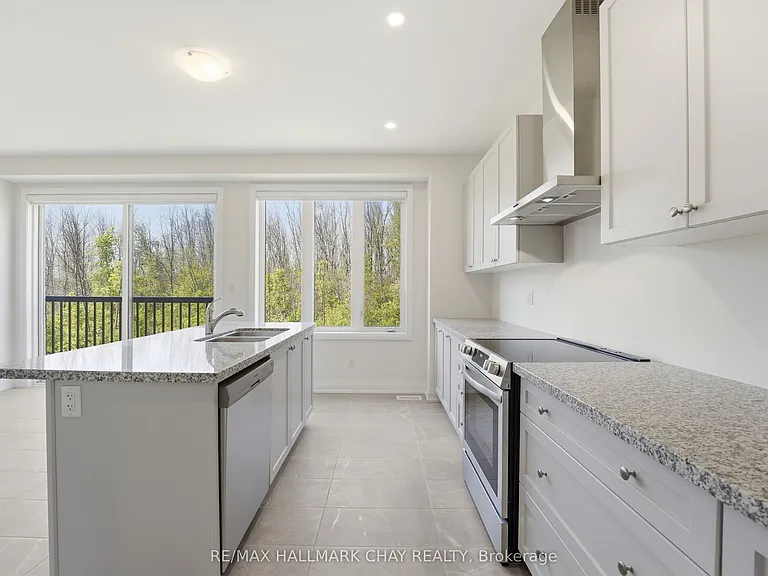 25 Del Ray Cres — Photo 6