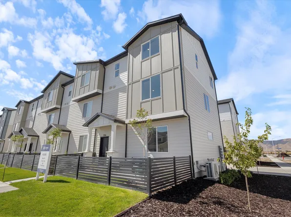 Dillon Plan, Arrowhead Ranch Townhomes