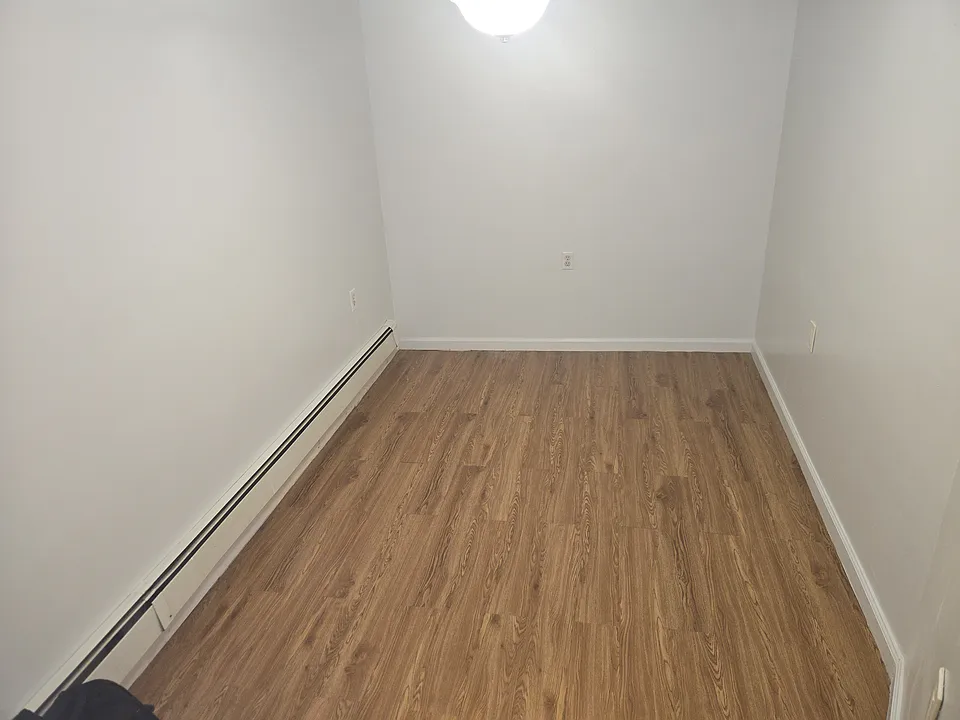 17 Holland Ave