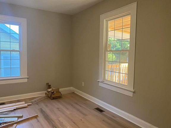 5th image of 740A N Vernon St #740