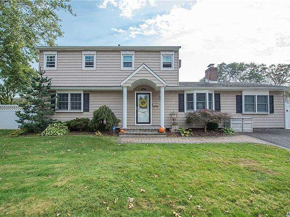2nd image of 20 Bardolier Ln