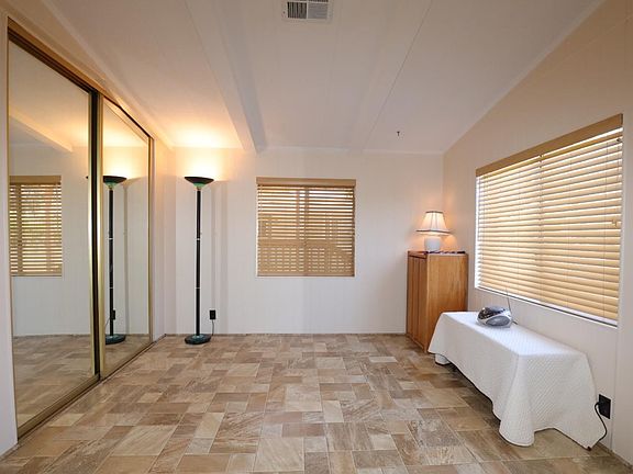 4th image of 207 Chateau La Salle Dr #207