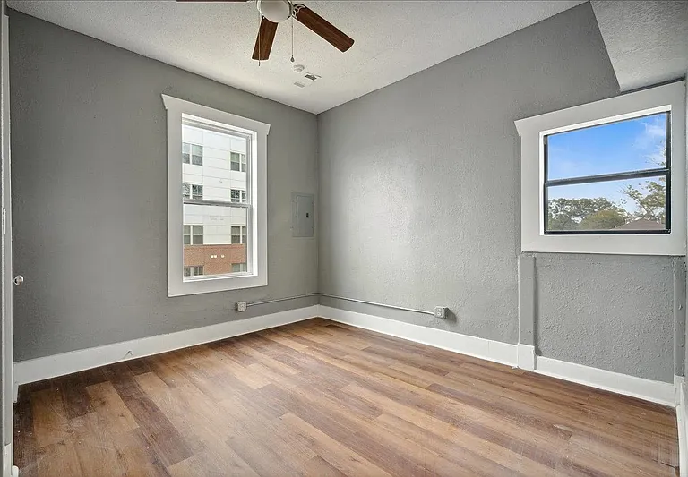 156 N Tucker St — Photo 13