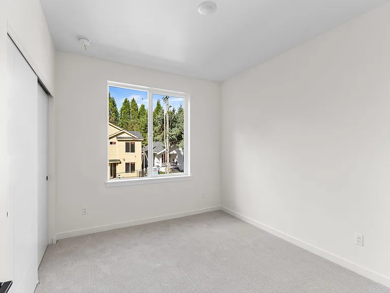 *1 Month Free Rent* A 2bd/2bath Modern Townhome In Portland's Vibrant Hollywood District — Photo 11