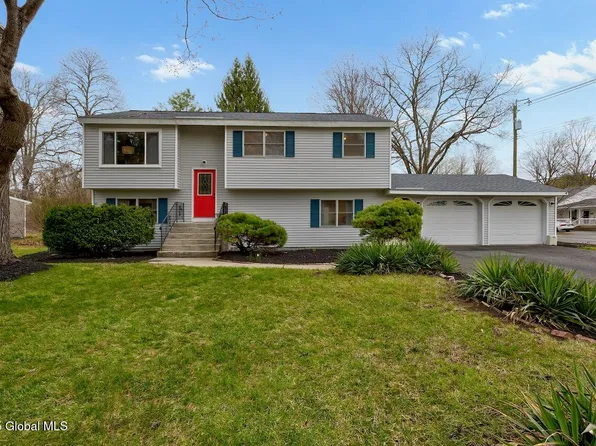 2 Frederick Drive, Saratoga Springs, NY 12866