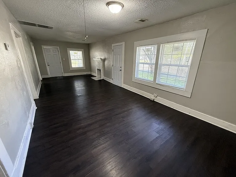728 N Holmes St — Photo 6