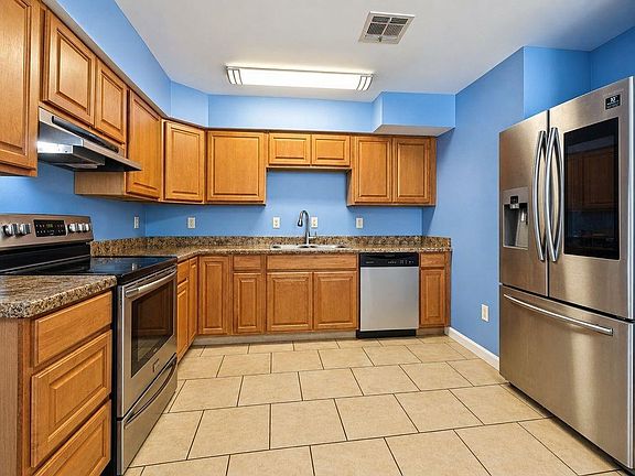 2nd image of 2142 Browning Ln