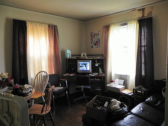 4th image of 402 E Chestnut St