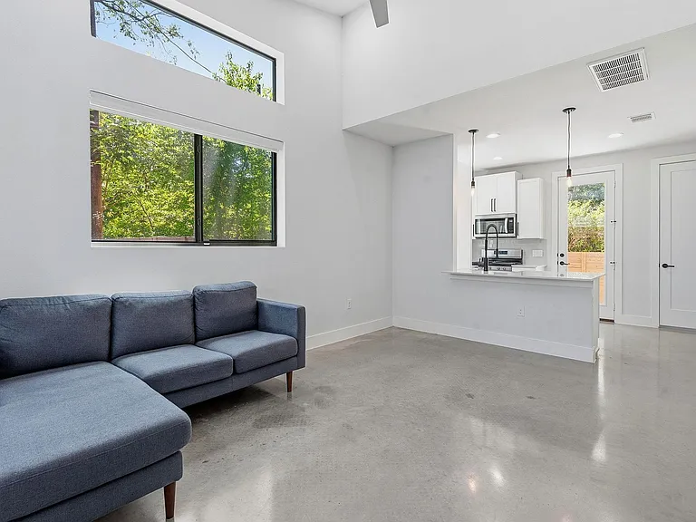 2935 Moss St #2 — Photo 5