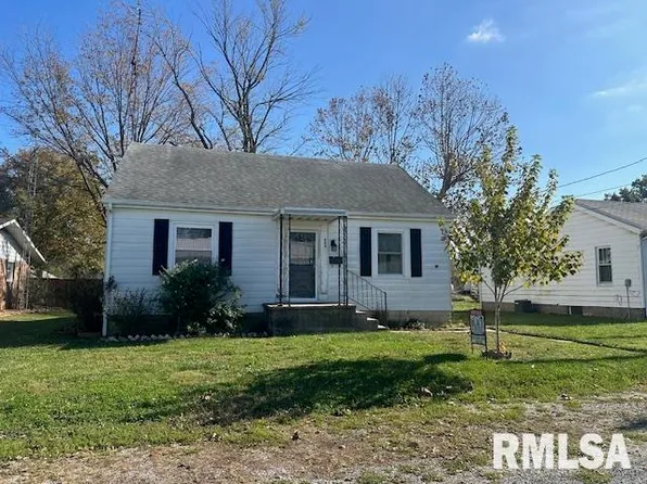 404 N Sullivan Ave, Pinckneyville, IL 62274