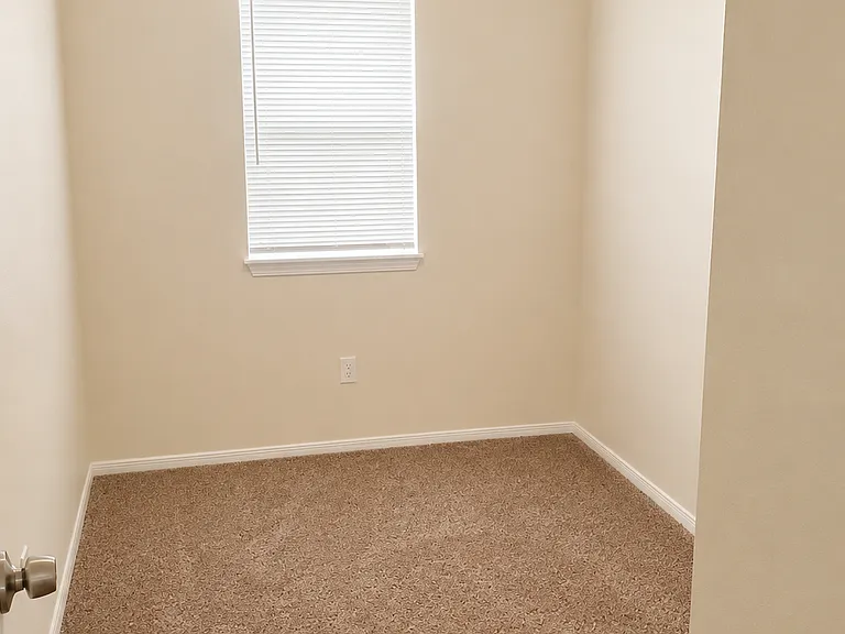 2831 N Oak Harbor Rd — Photo 5