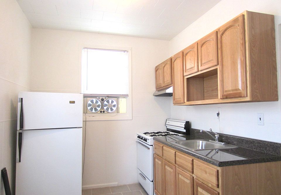 1st image of 722 Revere Ave