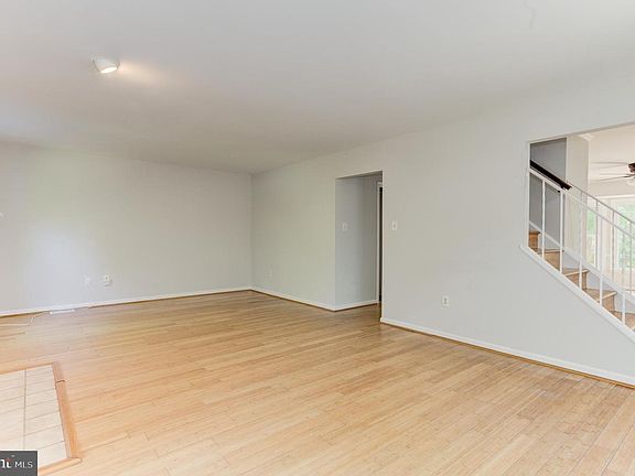 5th image of 15707 Beacon Ct