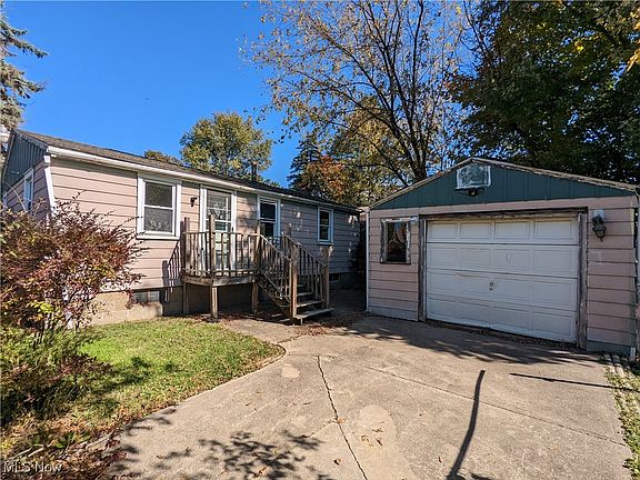 3rd image of 3130 26th St NE