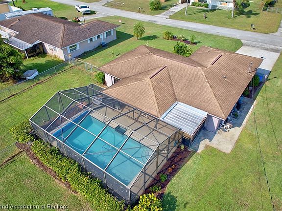 3rd image of 225 Sunnybrook Ln
