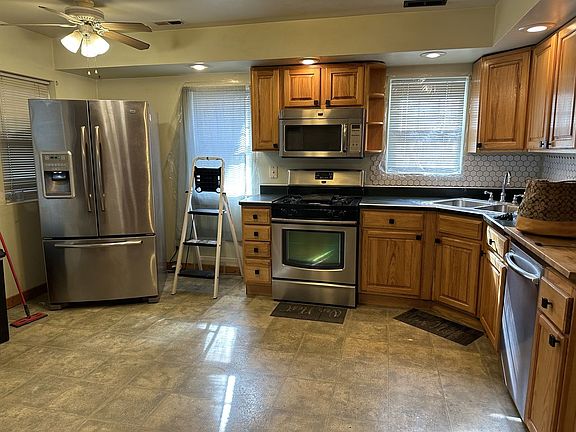 5th image of 936 Elgin Ave #1