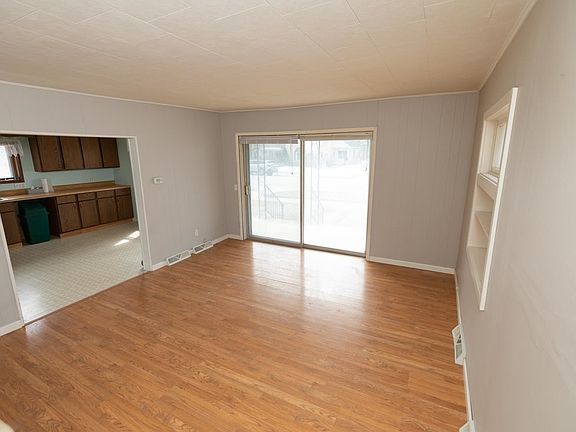 5th image of 317 Antrim St