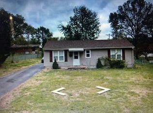 3942 Wright Ave, Saint Ann, MO 63074