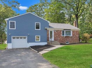 21 Bogert Rd, Pine Brook, NJ 07058