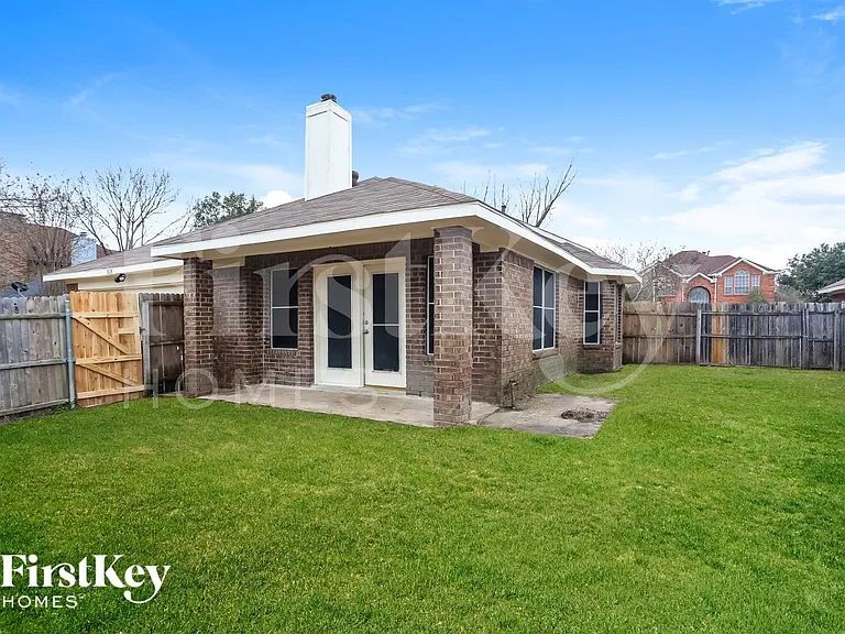 928 Micarta Dr — Photo 15