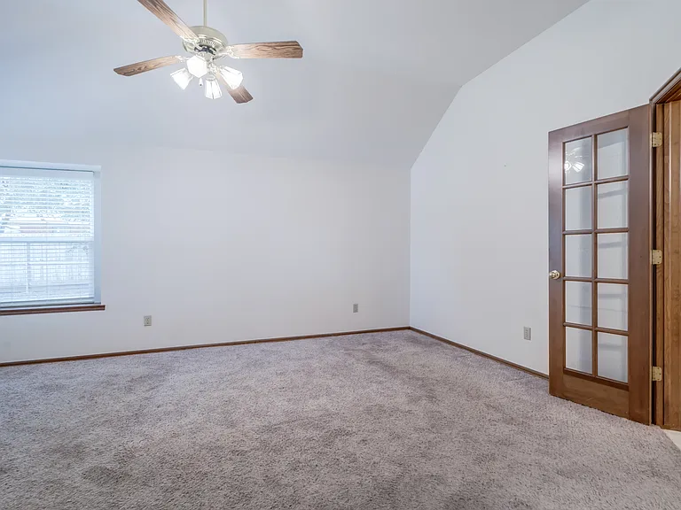 1908 Joseph Dr — Photo 44