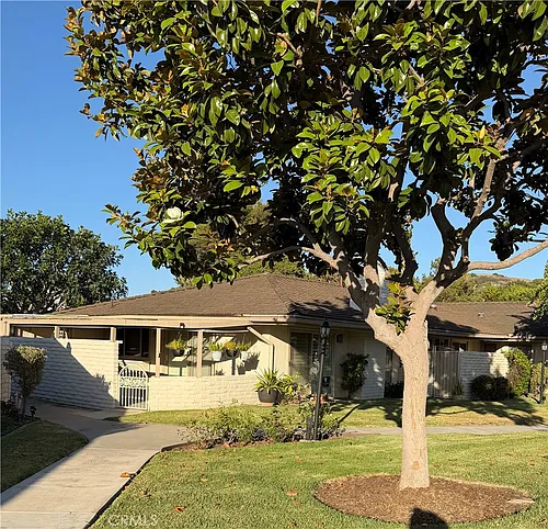 27211 Capote De Paseo #C Photo 1