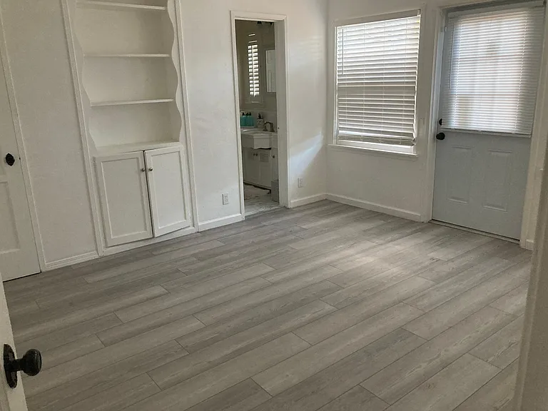 240 Hermosa Dr — Photo 10