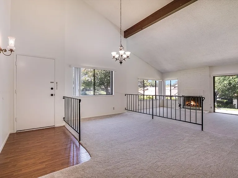 18 Stanford Cir — Photo 23