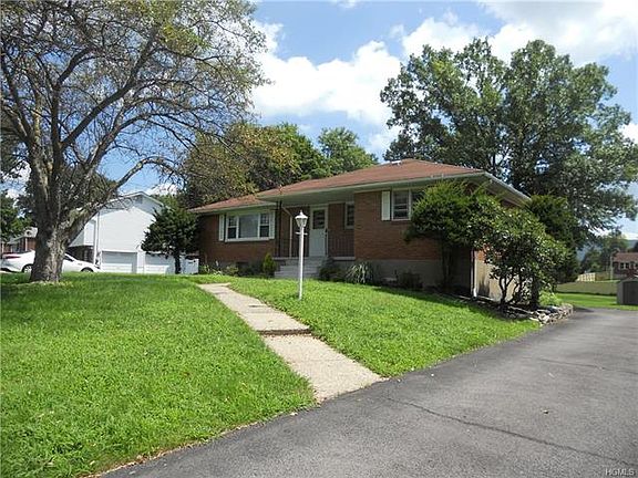 2nd image of 6 Margaret Pl