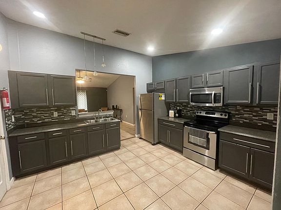 5th image of 106 Nassau Pl