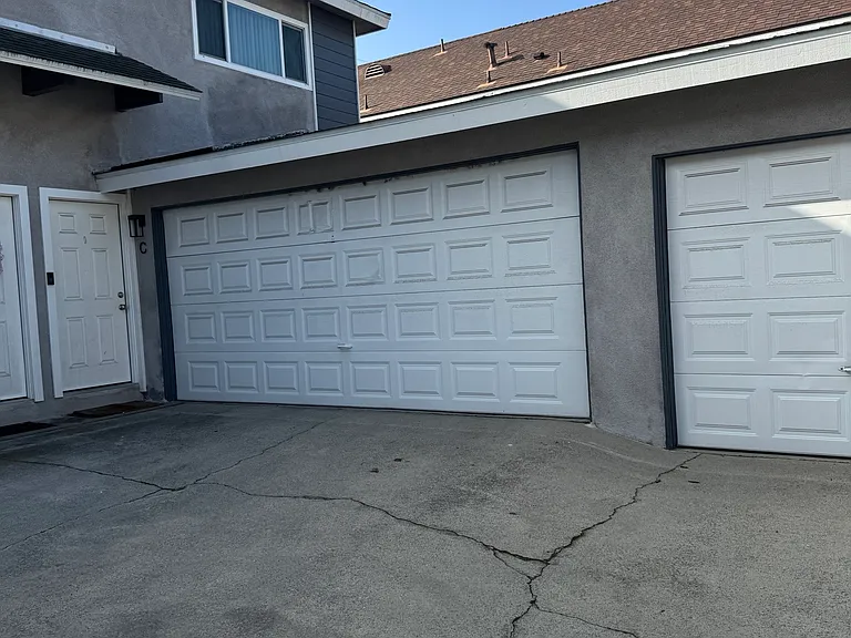 2212 Voorhees Ave. — Photo 8