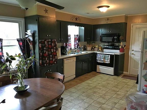 2nd image of 111 Saint Charles Ct