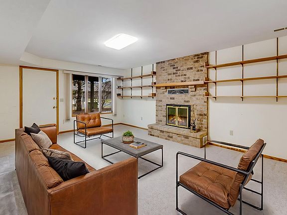 3rd image of 614 Meldahl Ln