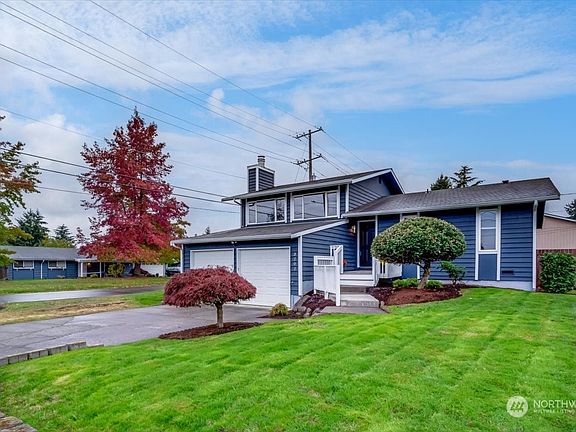 2nd image of 3202 53rd Avenue NE