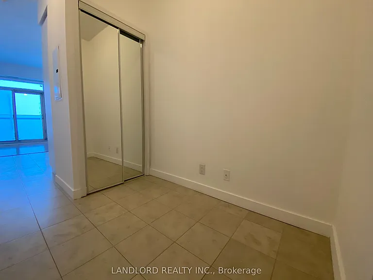 14 York St #5209 — Photo 21