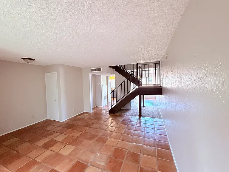 9611 Blue Creek Ln — Photo 3