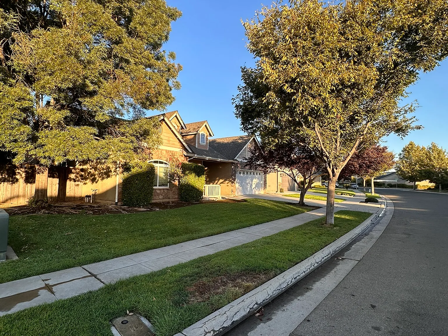 4 bed, 2153 sqft, $2,650 — Photo 2